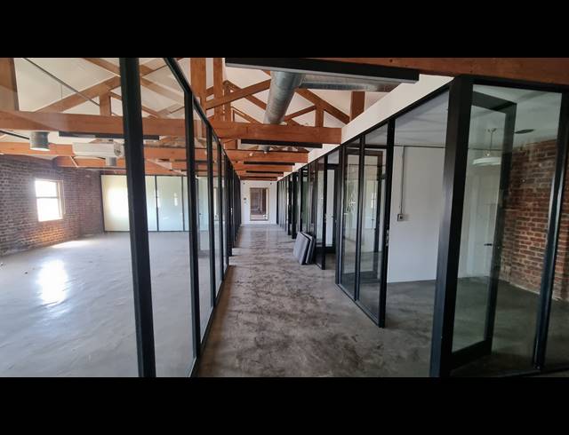 303M² OFFICE FOR SALE IN WOODSTOCK